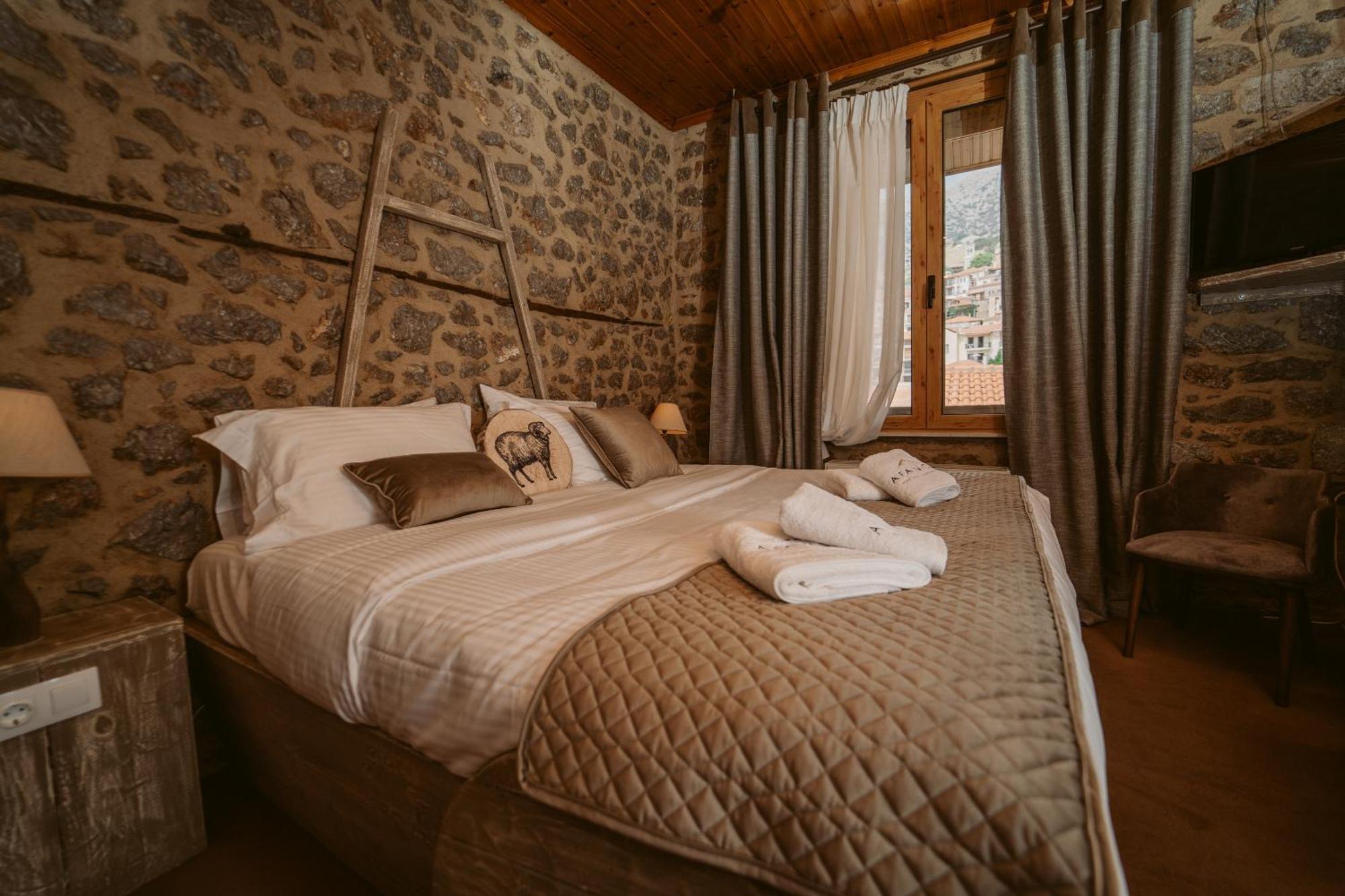 Afanos Guesthouse Arachova Eksteriør billede