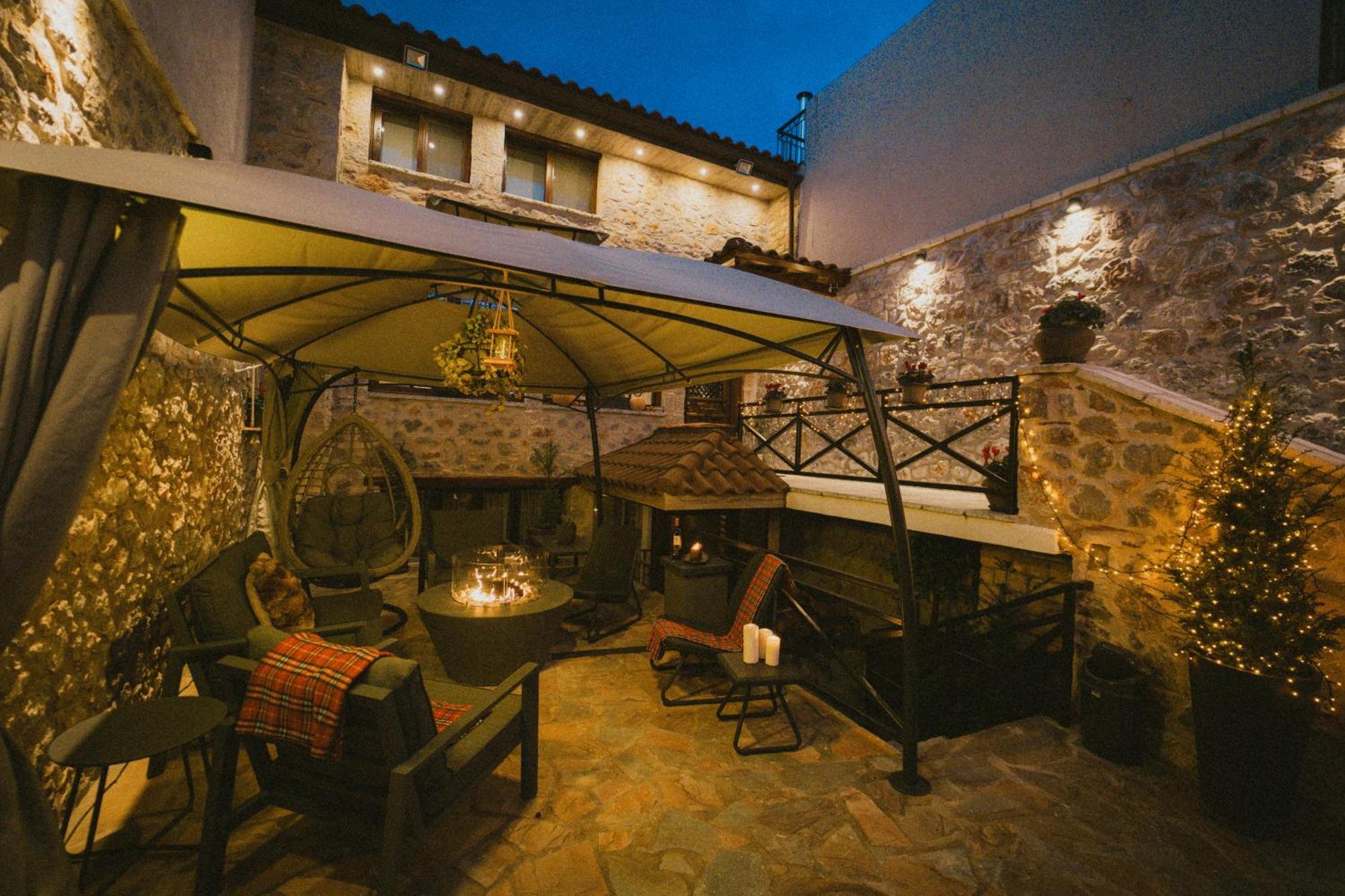 Afanos Guesthouse Arachova Eksteriør billede